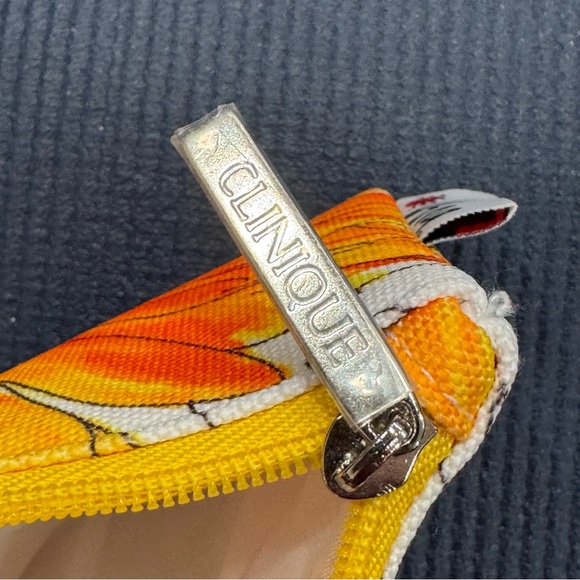 Vera Neumann for Clinique Cosmetic Bag featuring sunflower and lady bugs - New! - Picture 6 of 8